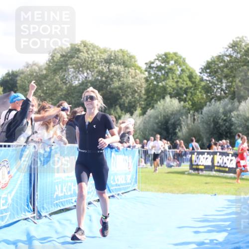 25.08.2024 - Elbe Triathlon Hamburg H.Heesch http://msf.ph/oto/6885285 25.08.2024 11:24:11 Ziel 506 meine-sportfotos.de