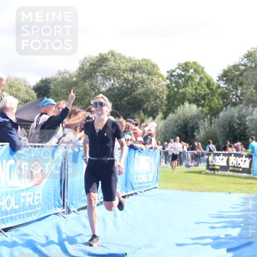25.08.2024 - Elbe Triathlon Hamburg H.Heesch http://msf.ph/oto/6885290 25.08.2024 11:24:11 Ziel 506 meine-sportfotos.de