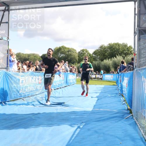 25.08.2024 - Elbe Triathlon Hamburg H.Heesch http://msf.ph/oto/6885294 25.08.2024 11:31:23 Ziel 356, 587, 643, 752, 761 meine-sportfotos.de