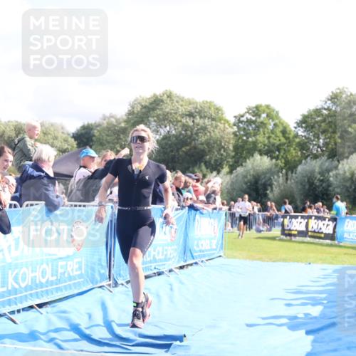 25.08.2024 - Elbe Triathlon Hamburg H.Heesch http://msf.ph/oto/6885297 25.08.2024 11:24:12 Ziel 506, 648 meine-sportfotos.de