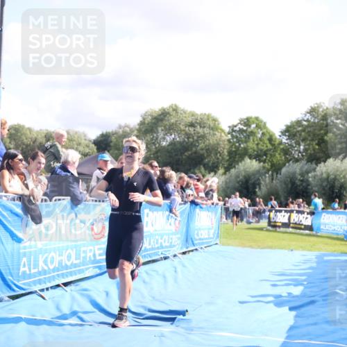 25.08.2024 - Elbe Triathlon Hamburg H.Heesch http://msf.ph/oto/6885303 25.08.2024 11:24:12 Ziel 506, 648 meine-sportfotos.de