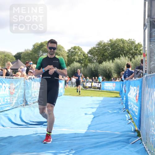 25.08.2024 - Elbe Triathlon Hamburg H.Heesch http://msf.ph/oto/6885304 25.08.2024 11:31:24 Ziel 356, 366, 587, 643, 752, 761 meine-sportfotos.de
