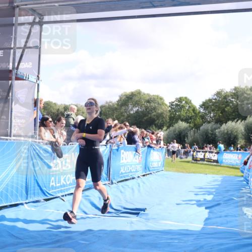 25.08.2024 - Elbe Triathlon Hamburg H.Heesch http://msf.ph/oto/6885311 25.08.2024 11:24:12 Ziel 506, 648 meine-sportfotos.de