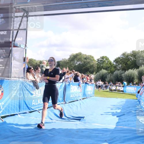 25.08.2024 - Elbe Triathlon Hamburg H.Heesch http://msf.ph/oto/6885313 25.08.2024 11:24:12 Ziel 506, 648 meine-sportfotos.de