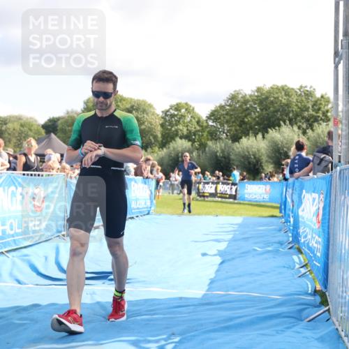 25.08.2024 - Elbe Triathlon Hamburg H.Heesch http://msf.ph/oto/6885316 25.08.2024 11:31:25 Ziel 356, 366, 587, 643, 761 meine-sportfotos.de