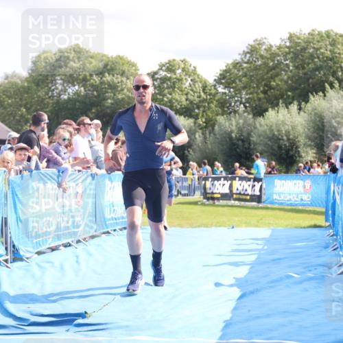 25.08.2024 - Elbe Triathlon Hamburg H.Heesch http://msf.ph/oto/6885318 25.08.2024 11:31:27 Ziel 356, 366, 587, 643, 736, 761 meine-sportfotos.de