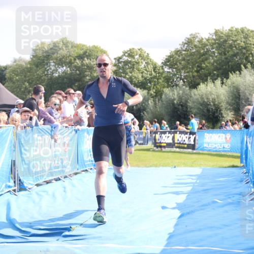 25.08.2024 - Elbe Triathlon Hamburg H.Heesch http://msf.ph/oto/6885322 25.08.2024 11:31:27 Ziel 356, 366, 587, 643, 736, 761 meine-sportfotos.de