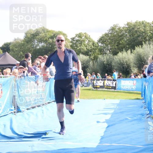 25.08.2024 - Elbe Triathlon Hamburg H.Heesch http://msf.ph/oto/6885328 25.08.2024 11:31:27 Ziel 356, 366, 587, 643, 736, 761 meine-sportfotos.de