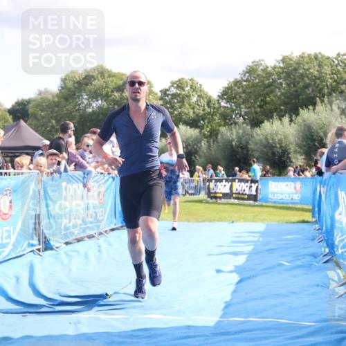 25.08.2024 - Elbe Triathlon Hamburg H.Heesch http://msf.ph/oto/6885330 25.08.2024 11:31:27 Ziel 356, 366, 587, 643, 736, 761 meine-sportfotos.de