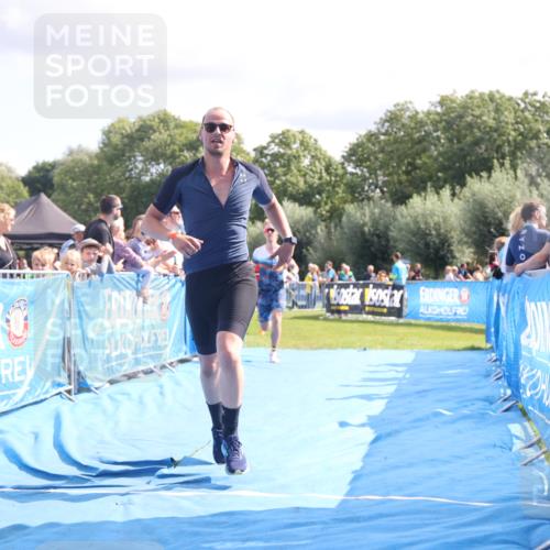 25.08.2024 - Elbe Triathlon Hamburg H.Heesch http://msf.ph/oto/6885331 25.08.2024 11:31:27 Ziel 356, 366, 587, 643, 736, 761 meine-sportfotos.de