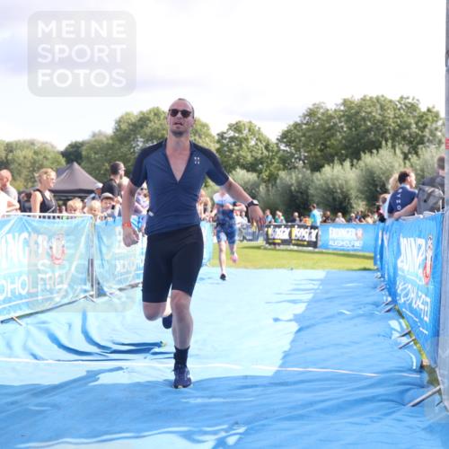 25.08.2024 - Elbe Triathlon Hamburg H.Heesch http://msf.ph/oto/6885340 25.08.2024 11:31:27 Ziel 356, 366, 587, 643, 736, 761 meine-sportfotos.de