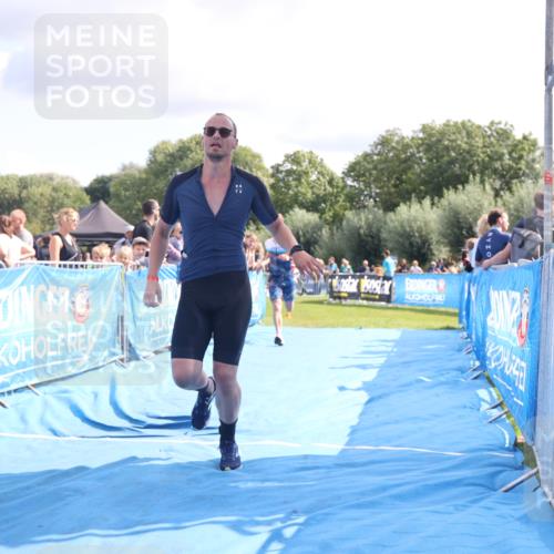 25.08.2024 - Elbe Triathlon Hamburg H.Heesch http://msf.ph/oto/6885342 25.08.2024 11:31:27 Ziel 356, 366, 587, 643, 736, 761 meine-sportfotos.de