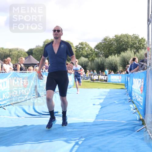 25.08.2024 - Elbe Triathlon Hamburg H.Heesch http://msf.ph/oto/6885344 25.08.2024 11:31:27 Ziel 356, 366, 587, 643, 736, 761 meine-sportfotos.de