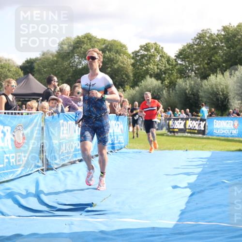 25.08.2024 - Elbe Triathlon Hamburg H.Heesch http://msf.ph/oto/6885351 25.08.2024 11:31:29 Ziel 356, 366, 587, 643, 736, 761 meine-sportfotos.de