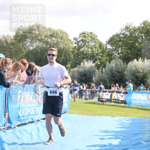 25.08.2024 - Elbe Triathlon Hamburg H.Heesch http://msf.ph/oto/6885352 25.08.2024 11:24:19 Ziel 506, 648 meine-sportfotos.de