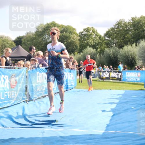 25.08.2024 - Elbe Triathlon Hamburg H.Heesch http://msf.ph/oto/6885353 25.08.2024 11:31:29 Ziel 356, 366, 587, 643, 736, 761 meine-sportfotos.de