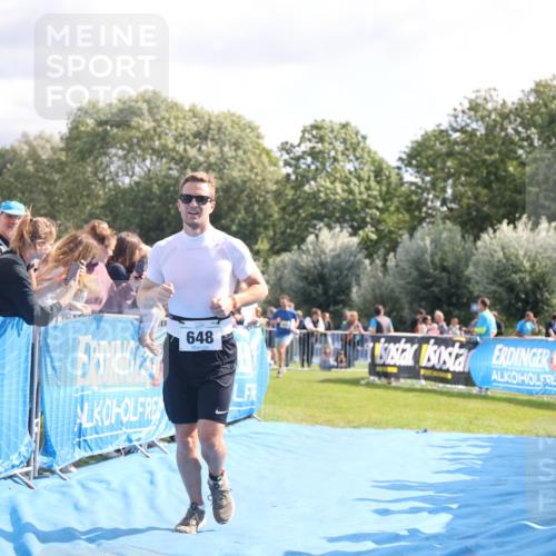 25.08.2024 - Elbe Triathlon Hamburg H.Heesch http://msf.ph/oto/6885354 25.08.2024 11:24:19 Ziel 506, 648 meine-sportfotos.de