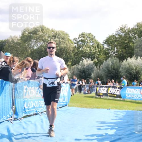 25.08.2024 - Elbe Triathlon Hamburg H.Heesch http://msf.ph/oto/6885356 25.08.2024 11:24:19 Ziel 506, 648 meine-sportfotos.de