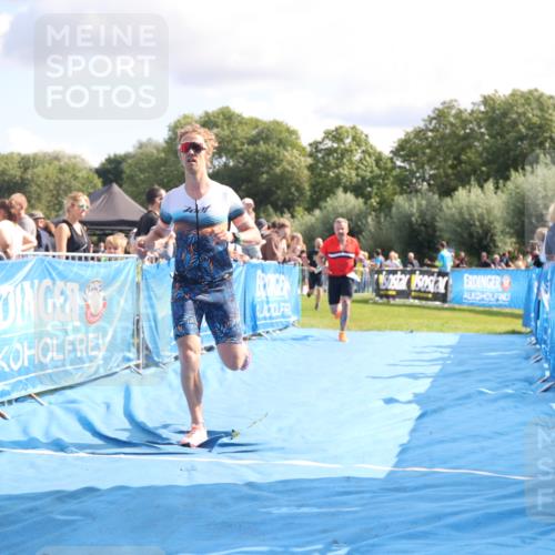 25.08.2024 - Elbe Triathlon Hamburg H.Heesch http://msf.ph/oto/6885361 25.08.2024 11:31:29 Ziel 356, 366, 587, 643, 736, 761 meine-sportfotos.de