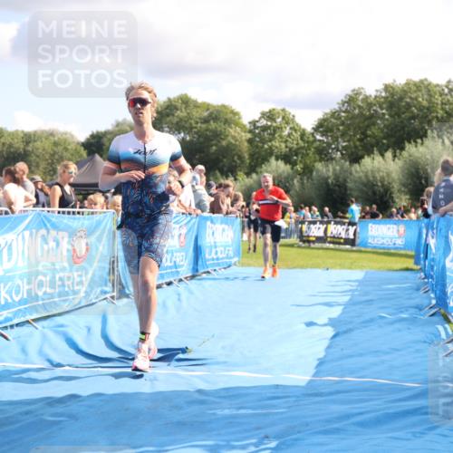 25.08.2024 - Elbe Triathlon Hamburg H.Heesch http://msf.ph/oto/6885366 25.08.2024 11:31:29 Ziel 356, 366, 587, 643, 736, 761 meine-sportfotos.de