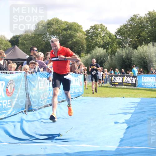 25.08.2024 - Elbe Triathlon Hamburg H.Heesch http://msf.ph/oto/6885370 25.08.2024 11:31:31 Ziel 356, 366, 587, 643, 711, 736, 761 meine-sportfotos.de