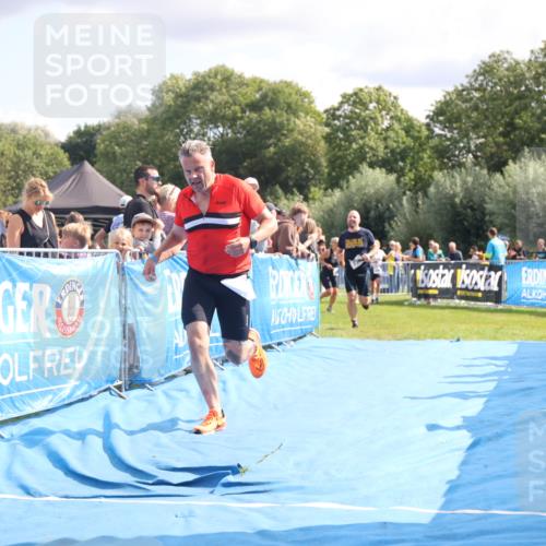 25.08.2024 - Elbe Triathlon Hamburg H.Heesch http://msf.ph/oto/6885376 25.08.2024 11:31:31 Ziel 356, 366, 587, 643, 711, 736, 761 meine-sportfotos.de