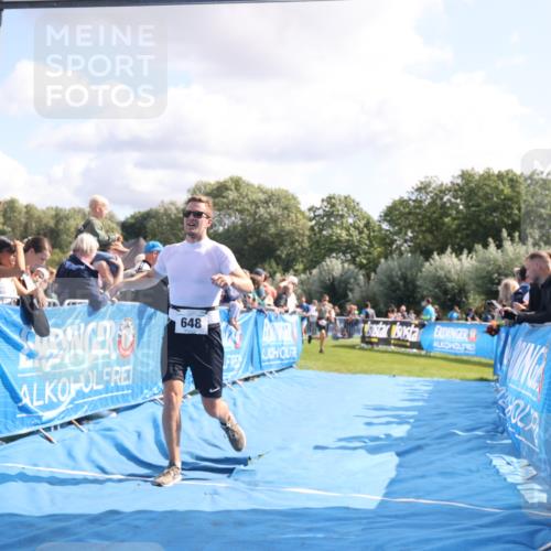 25.08.2024 - Elbe Triathlon Hamburg H.Heesch http://msf.ph/oto/6885377 25.08.2024 11:24:19 Ziel 506, 648 meine-sportfotos.de