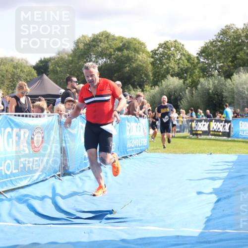 25.08.2024 - Elbe Triathlon Hamburg H.Heesch http://msf.ph/oto/6885378 25.08.2024 11:31:31 Ziel 356, 366, 587, 643, 711, 736, 761 meine-sportfotos.de