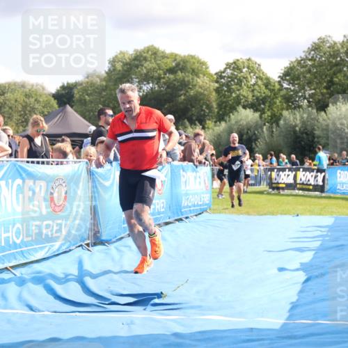 25.08.2024 - Elbe Triathlon Hamburg H.Heesch http://msf.ph/oto/6885380 25.08.2024 11:31:31 Ziel 356, 366, 587, 643, 711, 736, 761 meine-sportfotos.de