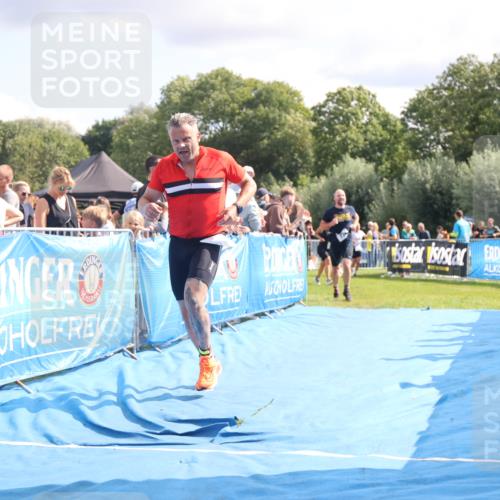25.08.2024 - Elbe Triathlon Hamburg H.Heesch http://msf.ph/oto/6885382 25.08.2024 11:31:31 Ziel 356, 366, 587, 643, 711, 736, 761 meine-sportfotos.de