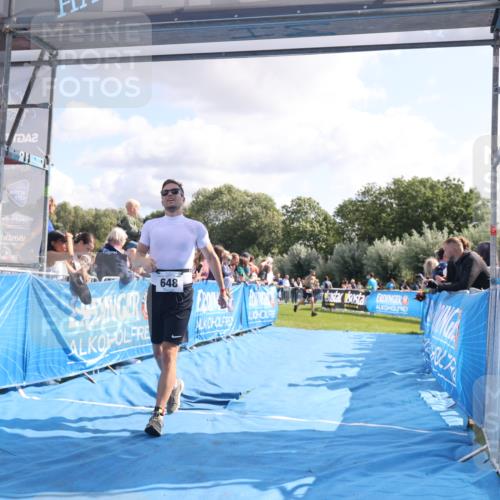 25.08.2024 - Elbe Triathlon Hamburg H.Heesch http://msf.ph/oto/6885387 25.08.2024 11:24:20 Ziel 255, 648 meine-sportfotos.de