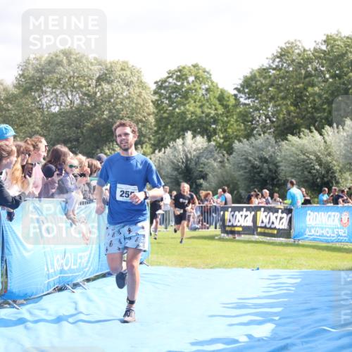 25.08.2024 - Elbe Triathlon Hamburg H.Heesch http://msf.ph/oto/6885391 25.08.2024 11:24:26 Ziel 255, 269, 327, 648, 697 meine-sportfotos.de