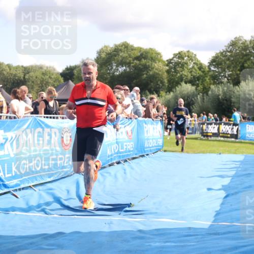 25.08.2024 - Elbe Triathlon Hamburg H.Heesch http://msf.ph/oto/6885392 25.08.2024 11:31:31 Ziel 356, 366, 587, 643, 711, 736, 761 meine-sportfotos.de