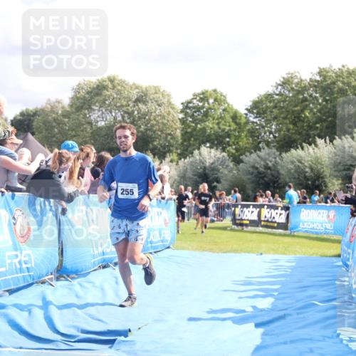 25.08.2024 - Elbe Triathlon Hamburg H.Heesch http://msf.ph/oto/6885405 25.08.2024 11:24:27 Ziel 255, 269, 327, 648, 697 meine-sportfotos.de