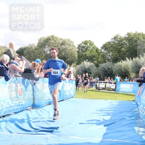25.08.2024 - Elbe Triathlon Hamburg H.Heesch http://msf.ph/oto/6885409 25.08.2024 11:24:27 Ziel 255, 269, 327, 648, 697 meine-sportfotos.de