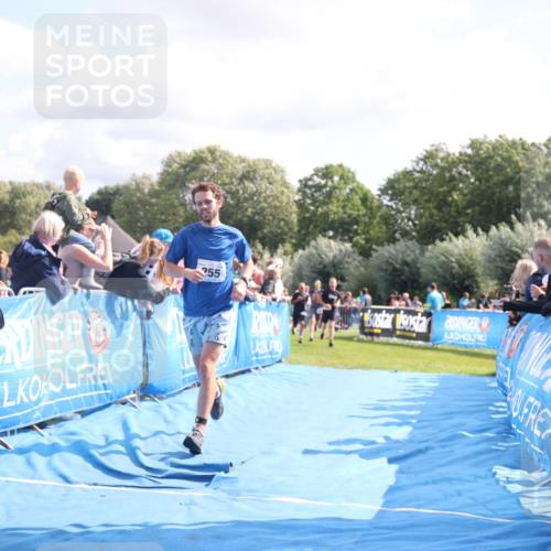 25.08.2024 - Elbe Triathlon Hamburg H.Heesch http://msf.ph/oto/6885412 25.08.2024 11:24:27 Ziel 255, 269, 327, 648, 697 meine-sportfotos.de
