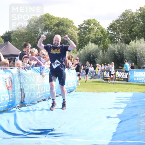 25.08.2024 - Elbe Triathlon Hamburg H.Heesch http://msf.ph/oto/6885413 25.08.2024 11:31:34 Ziel 366, 587, 711, 736, 761, 784 meine-sportfotos.de