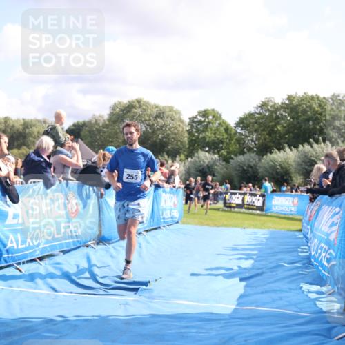 25.08.2024 - Elbe Triathlon Hamburg H.Heesch http://msf.ph/oto/6885414 25.08.2024 11:24:27 Ziel 255, 269, 327, 648, 697 meine-sportfotos.de