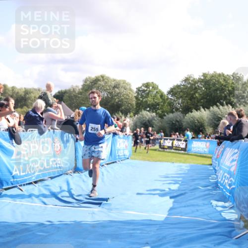 25.08.2024 - Elbe Triathlon Hamburg H.Heesch http://msf.ph/oto/6885417 25.08.2024 11:24:27 Ziel 255, 269, 327, 648, 697 meine-sportfotos.de