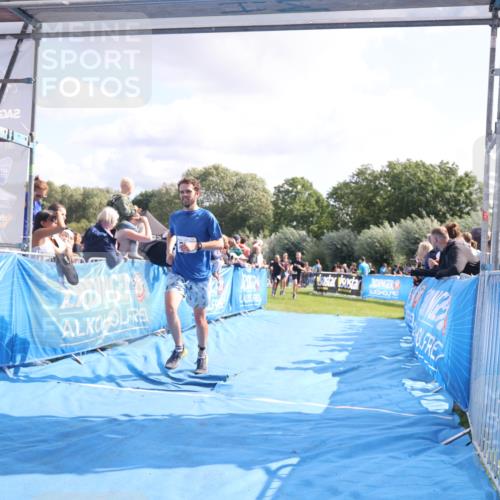25.08.2024 - Elbe Triathlon Hamburg H.Heesch http://msf.ph/oto/6885420 25.08.2024 11:24:27 Ziel 255, 269, 327, 648, 697 meine-sportfotos.de