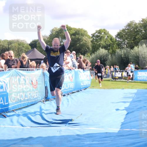25.08.2024 - Elbe Triathlon Hamburg H.Heesch http://msf.ph/oto/6885429 25.08.2024 11:31:34 Ziel 366, 587, 711, 736, 761, 784 meine-sportfotos.de