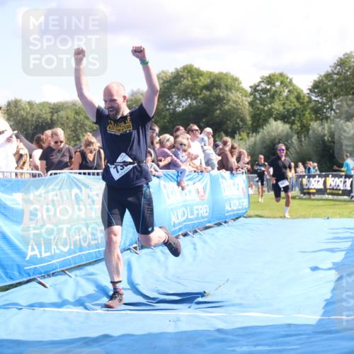 25.08.2024 - Elbe Triathlon Hamburg H.Heesch http://msf.ph/oto/6885441 25.08.2024 11:31:35 Ziel 366, 587, 711, 736, 761, 784 meine-sportfotos.de