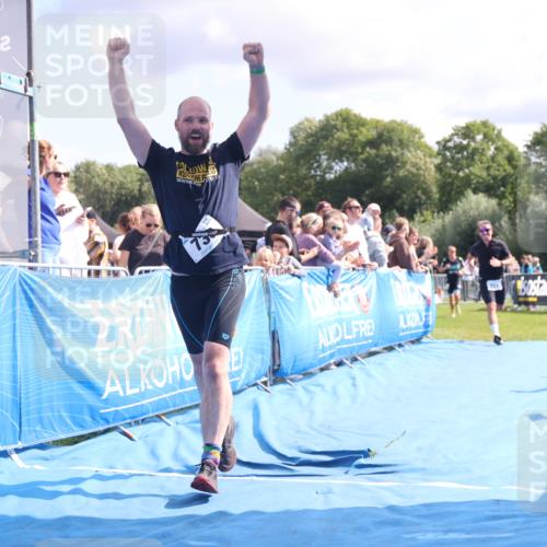 25.08.2024 - Elbe Triathlon Hamburg H.Heesch http://msf.ph/oto/6885451 25.08.2024 11:31:35 Ziel 366, 587, 711, 736, 761, 784 meine-sportfotos.de