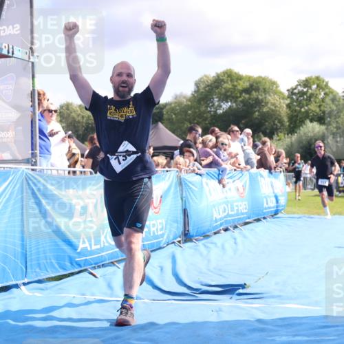 25.08.2024 - Elbe Triathlon Hamburg H.Heesch http://msf.ph/oto/6885455 25.08.2024 11:31:35 Ziel 366, 587, 711, 736, 761, 784 meine-sportfotos.de