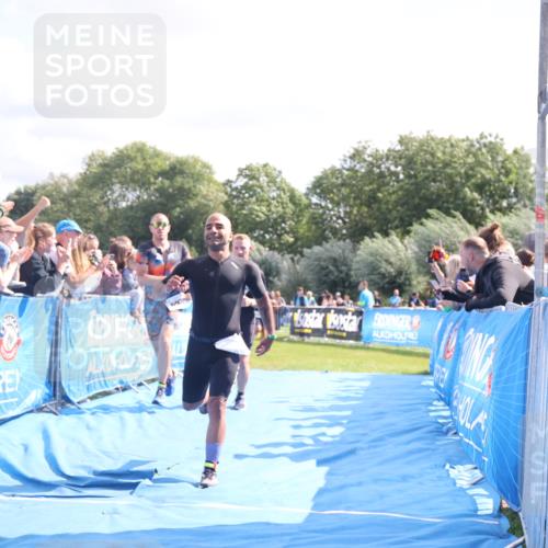 25.08.2024 - Elbe Triathlon Hamburg H.Heesch http://msf.ph/oto/6885456 25.08.2024 11:24:31 Ziel 255, 269, 327, 438, 534, 697 meine-sportfotos.de