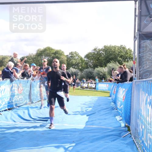 25.08.2024 - Elbe Triathlon Hamburg H.Heesch http://msf.ph/oto/6885468 25.08.2024 11:24:32 Ziel 255, 269, 327, 438, 534, 697 meine-sportfotos.de