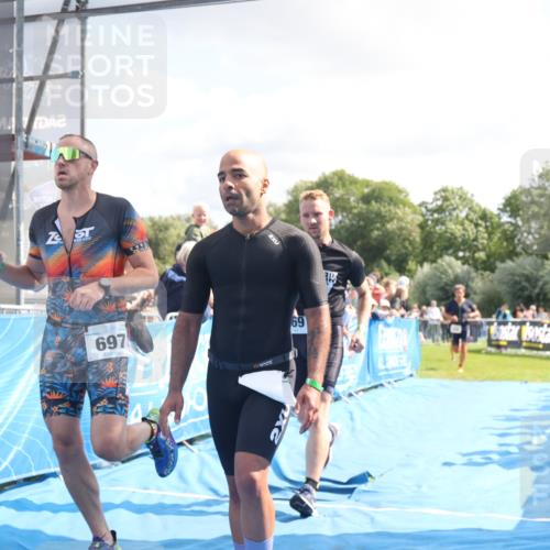 25.08.2024 - Elbe Triathlon Hamburg H.Heesch http://msf.ph/oto/6885479 25.08.2024 11:24:33 Ziel 255, 269, 327, 438, 534, 697 meine-sportfotos.de