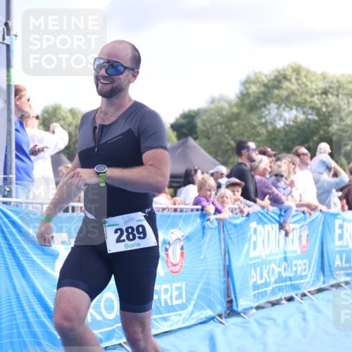 25.08.2024 - Elbe Triathlon Hamburg H.Heesch http://msf.ph/oto/6885574 25.08.2024 11:31:49 Ziel 289, 350, 418 meine-sportfotos.de