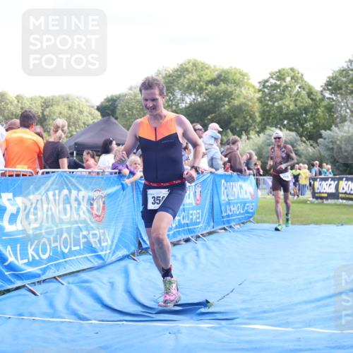25.08.2024 - Elbe Triathlon Hamburg H.Heesch http://msf.ph/oto/6885593 25.08.2024 11:31:53 Ziel 289, 350, 418, 698 meine-sportfotos.de