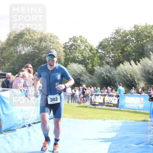 25.08.2024 - Elbe Triathlon Hamburg H.Heesch http://msf.ph/oto/6885619 25.08.2024 11:24:50 Ziel 302, 681 meine-sportfotos.de